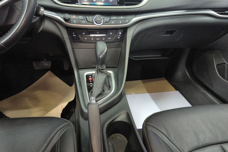 别克 英朗 2019款 18T 自动互联精英型 国VI中控内饰18