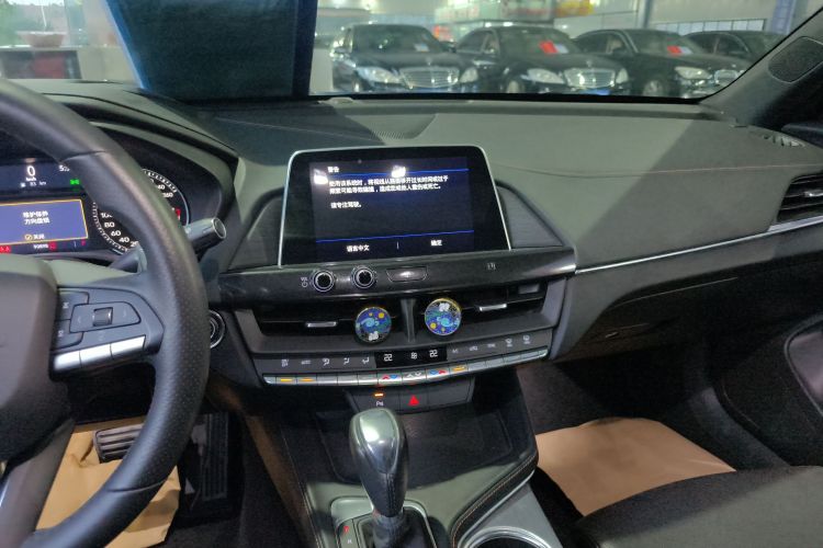 凯迪拉克CT4 2020款 28T 精英型中控内饰16