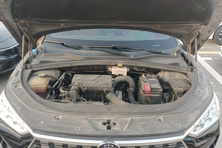 比亚迪 宋PLUS 2020款 1.5T 自动旗舰型机舱底盘24