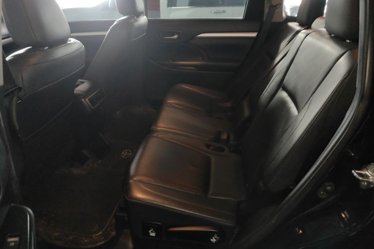 丰田 汉兰达 2018款 2.0T 四驱豪华版 7座 国VI中控内饰7004