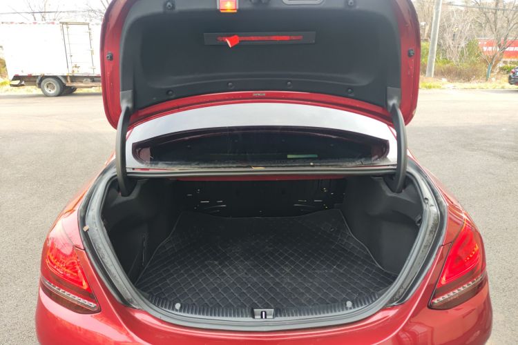 奔驰C级 2019款 C 260 L 运动版机舱底盘23