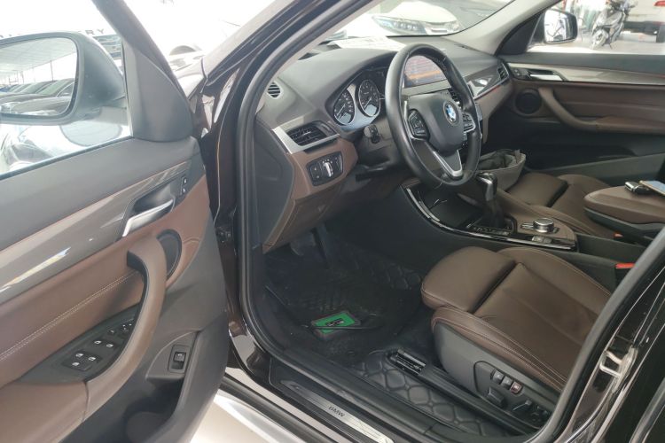 宝马X1 2016款 xDrive20Li 豪华型中控内饰20