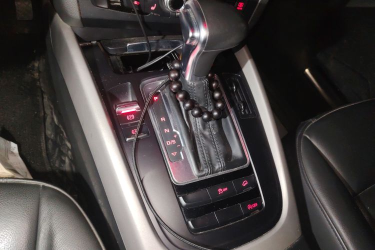 奥迪Q5 2017款 40 TFSI 进取型中控内饰18