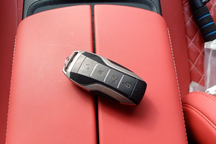 比亚迪 汉 2020款 EV 四驱高性能版旗舰型中控内饰11