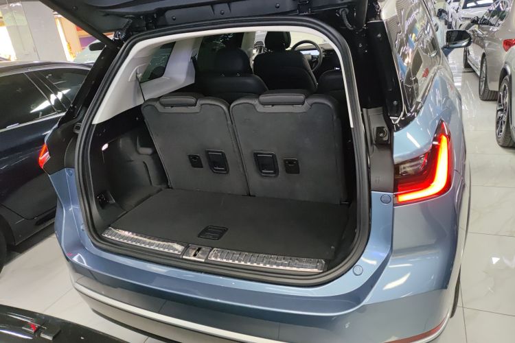 蔚来ES8 2020款 580KM 签名版 六座版机舱底盘23