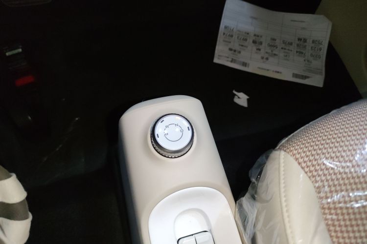 五菱汽车 宏光MINIEV 2024款 第三代 215km 青春版中控内饰18