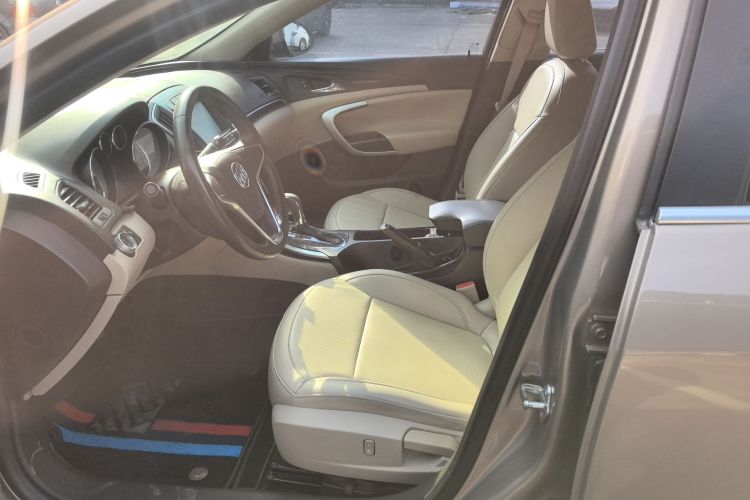 别克 君威 2014款 2.0L 领先时尚型中控内饰19