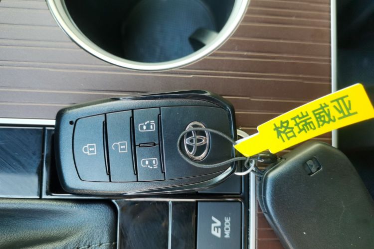 丰田 格瑞维亚 2024款 2.5L混动 舒适版中控内饰7001