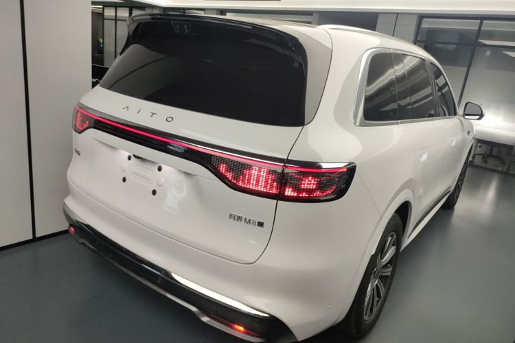 鸿蒙智行 问界M8 2025款 纯电 Max+ 六座四驱版车身外观7