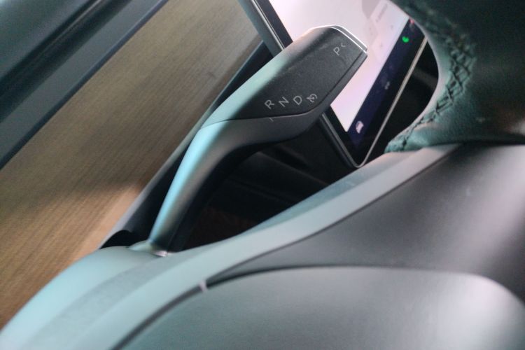 特斯拉 Model Y 2022款 长续航全轮驱动版中控内饰18