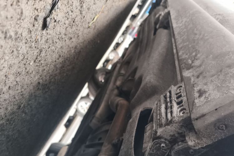 福特 探险者 2023款 EcoBoost 285 四驱钛金版 7座局部细节9001