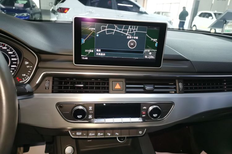 奥迪A4L 2019款 40 TFSI 时尚型 国V中控内饰16