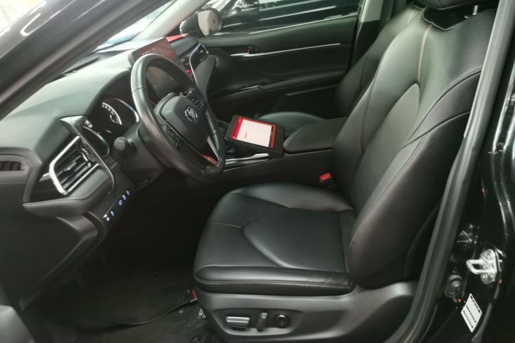 丰田 凯美瑞 2021款 2.0G 豪华版中控内饰19