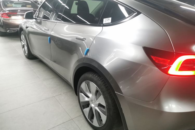 特斯拉 Model Y 2022款 改款 后轮驱动版车身外观4