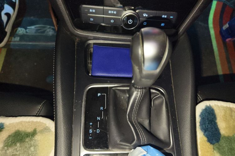 比亚迪 宋MAX 2018款 1.5T 自动智联尊享型 6座中控内饰18