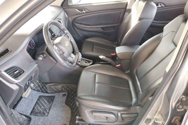 陆风X2 2017款 1.6L 自动铂锐版中控内饰19