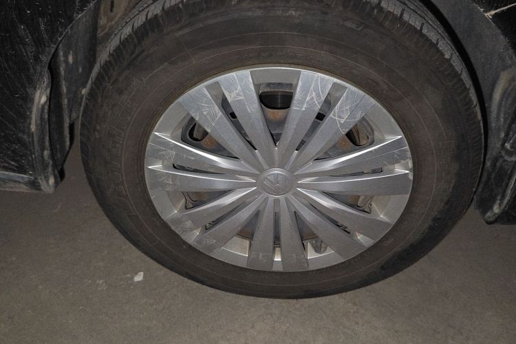 大众 桑塔纳 2016款 1.6L 手动风尚版车身外观10