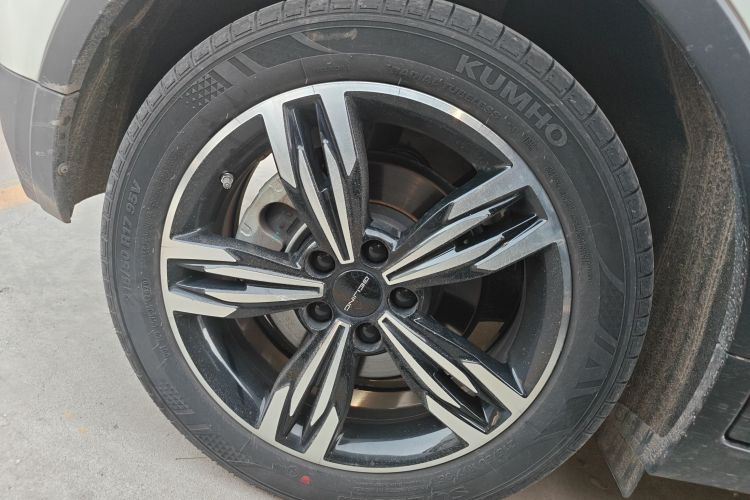 北京汽车 北京EX3 2019款 R600 劲尚版车身外观6008