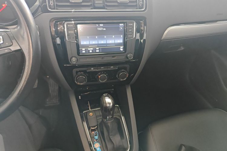 大众 速腾 2018款 1.6L 自动舒适型中控内饰16