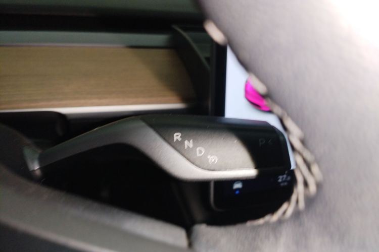 特斯拉 Model Y 2021款 长续航全轮驱动版 3D7中控内饰18