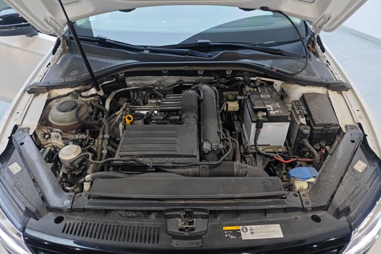 大众 凌渡 2021款 280TSI DSG豪华魅影版机舱底盘24