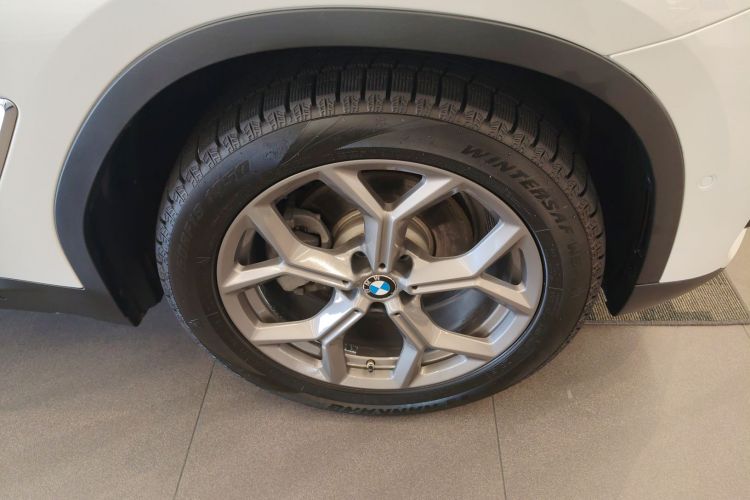 宝马X3 2020款 xDrive28i 豪华套装车身外观10