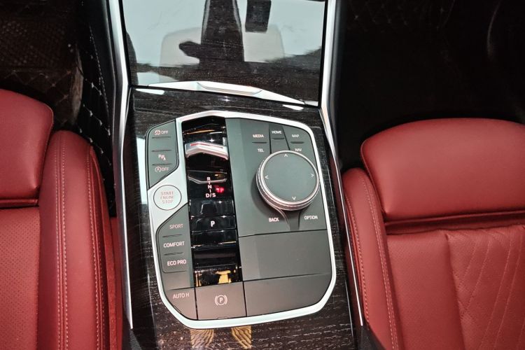 宝马3系 2023款 325Li M运动套装中控内饰18