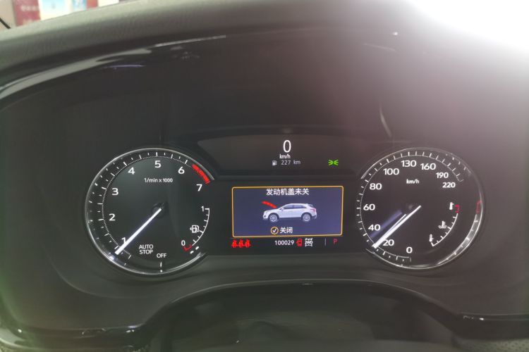 凯迪拉克XT5 2022款 2.0T 四驱尊贵型中控内饰14