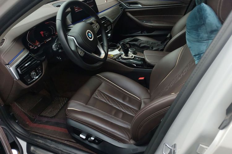 宝马5系 2020款 530Li 领先型 豪华套装中控内饰19