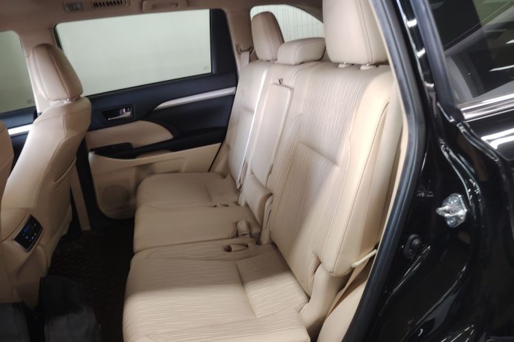 丰田 汉兰达 2018款 2.0T 两驱精英版 5座 国VI中控内饰21