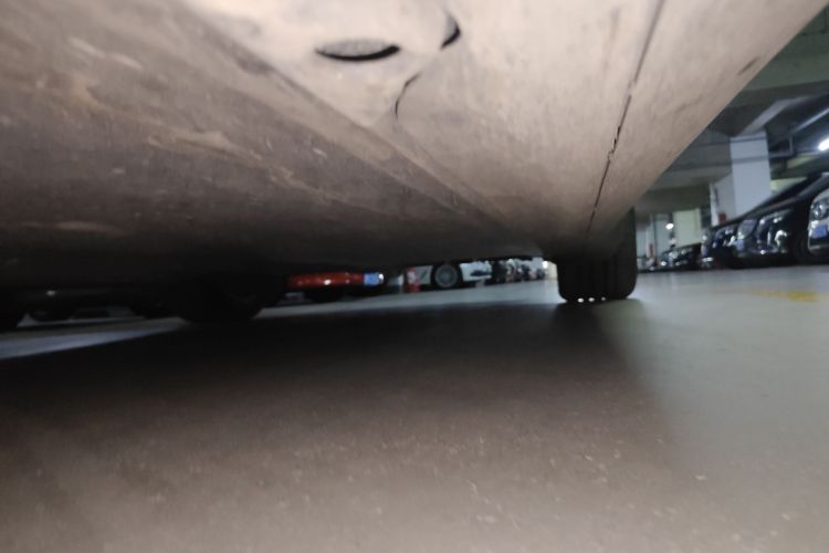 特斯拉 Model Y 2022款 长续航全轮驱动版局部细节9004