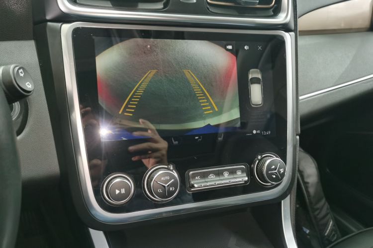 领克01 2017款 2.0T 两驱型Pro版中控内饰16