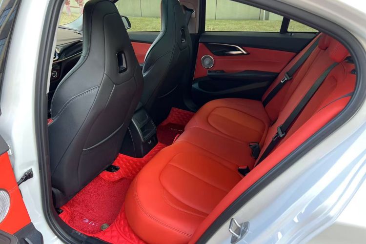 宝马1系 2021款 改款 125i M运动曜夜版中控内饰21