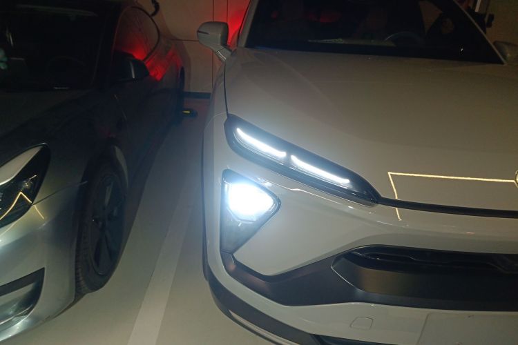 蔚来ES6 2020款 610KM 签名版车身外观8