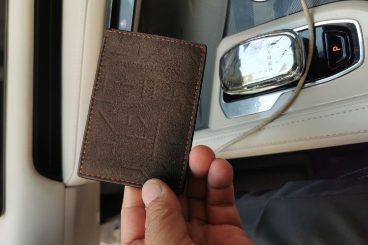 极氪001 2022款 超长续航双电机 YOU版中控内饰7001