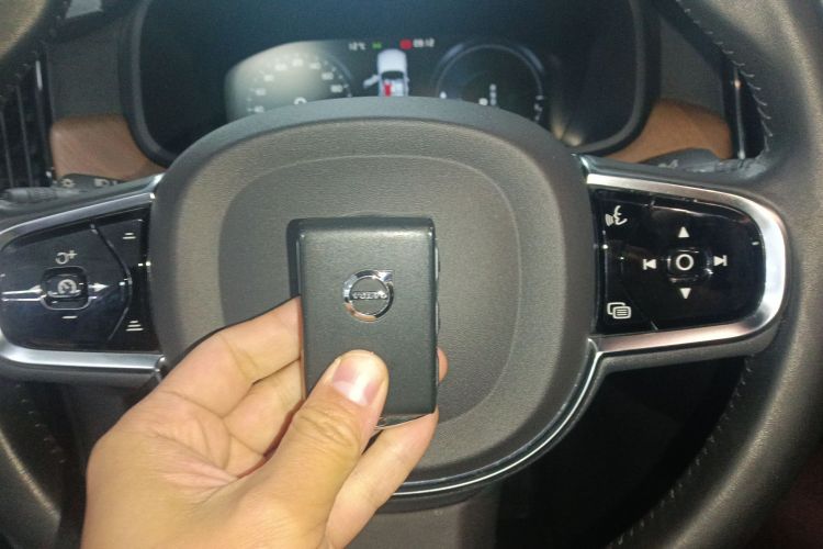 沃尔沃S90新能源 2020款 T8 E驱混动 智逸豪华版中控内饰11