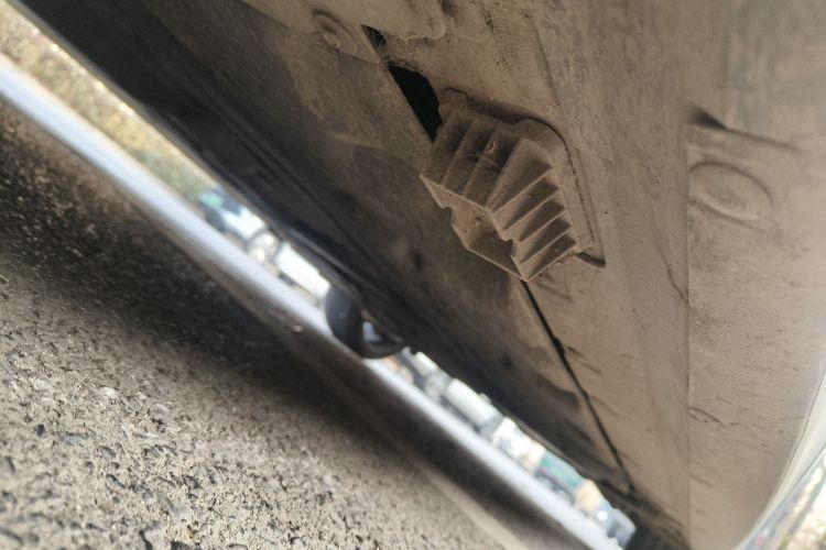 宝马2系(进口) 2021款 225i 四门轿跑车 M运动曜夜套装局部细节9004