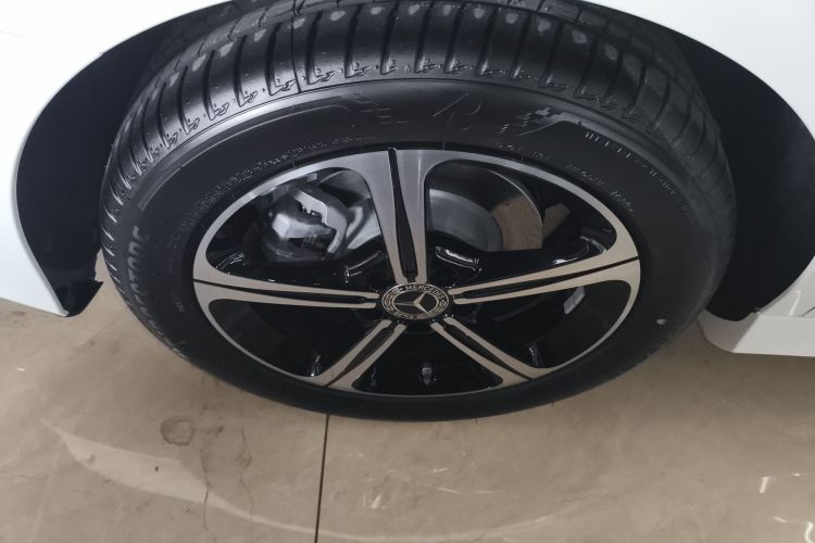 奔驰A级 2025款 A 200 L 时尚型车身外观6008