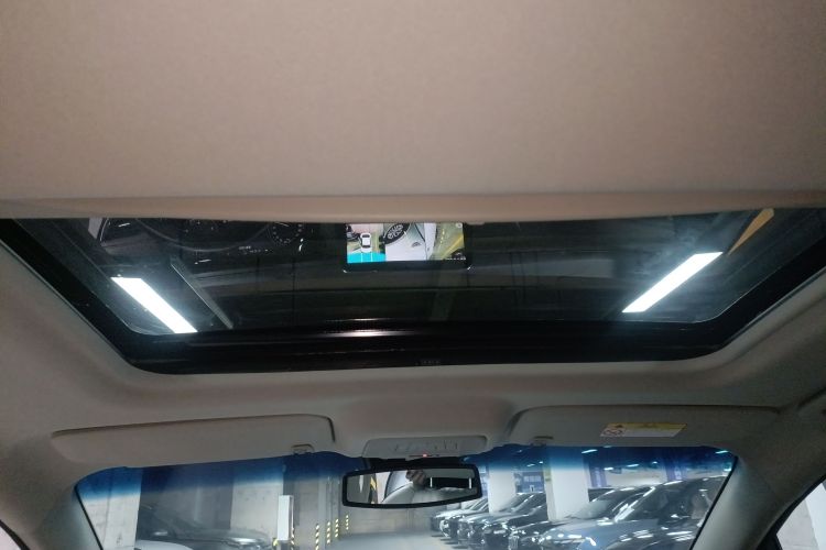 别克GL8 2021款 陆上公务舱 652T 豪华型中控内饰22