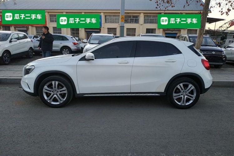 奔驰GLA 2015款 GLA 200 动感型车身外观4