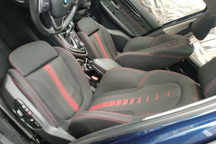 宝马2系多功能旅行车 2015款 218i 运动设计套装中控内饰19