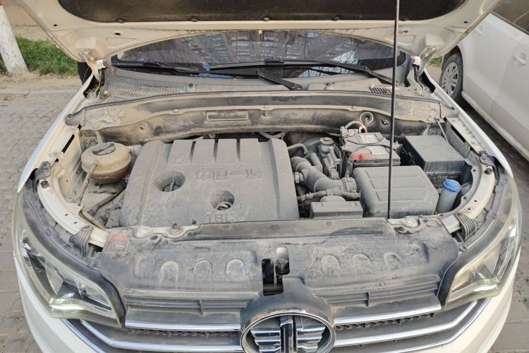 一汽 森雅R7 2017款 1.6L 手动豪华型局部细节24