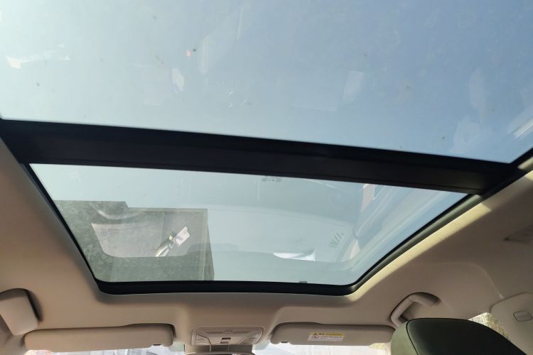 红旗HS7 2022款 2.0T DCT两驱智联旗享版 五座中控内饰22