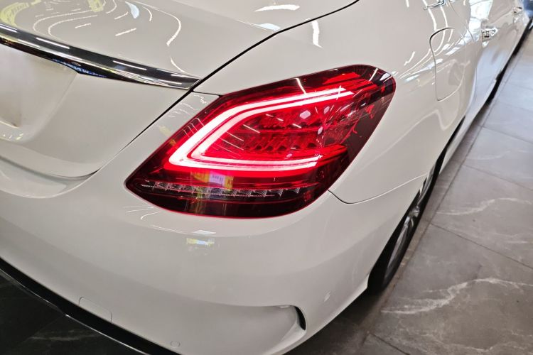 奔驰C级 2021款 C 200 L 时尚型运动版车身外观9