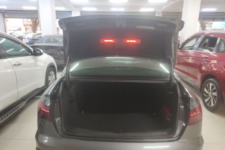 奥迪A4L 2020款 40 TFSI 时尚动感型局部细节23