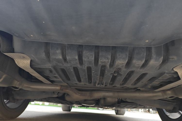 奔驰E级 2017款 E 300 L 豪华型局部细节9009