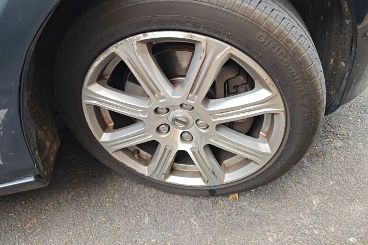 沃尔沃V40 2017款 T3 智雅版车身外观10