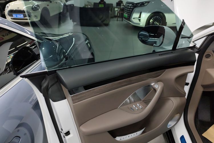 鸿蒙智行 智界R7 2025款 增程 331km Ultra中控内饰7007