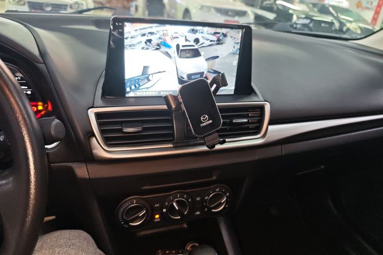 马自达3 昂克赛拉 2017款 三厢 1.5L 自动舒适型 国V中控内饰16