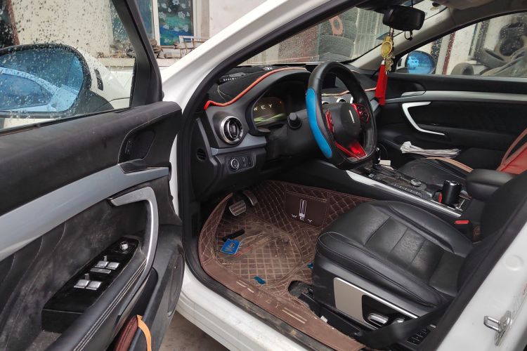 魏牌 VV7 2017款 VV7c 2.0T 旗舰型中控内饰20